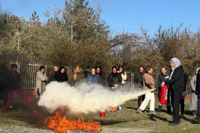 Öğrenci yurdu personeline uygulamalı yangın eğitimi