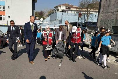 Öğrenciler hem eğlendi hem temizlik yaptı