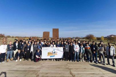 Öğrenciler "Maziden Atiye Ahlat" programıyla tarih yolculuğuna çıkıyor