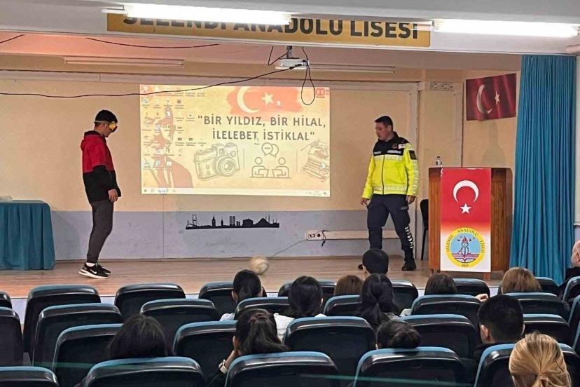 Öğrencilere trafik kuralları hakkında bilgilendirme