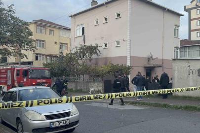 Önce bıçak çekti, sonra binayı yaktı: İşçiler alevlerden çarşaf bağlayarak kurtuldu