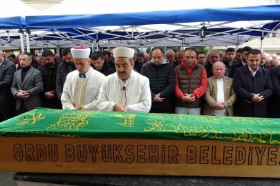Ordu’da göçük altında kalan kamyon şoförü toprağa verildi