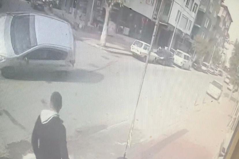 Ortalığın savaş alanına döndüğü kaza kamerada: 1 yaralı