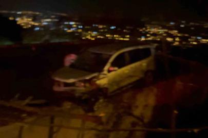 Osmaniye’de hafif ticari araç evin damına düştü: 4 yaralı