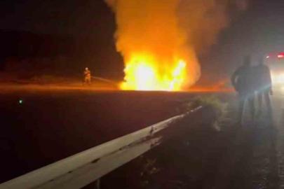 Otomobil alev topuna döndü, o anlar kamerada