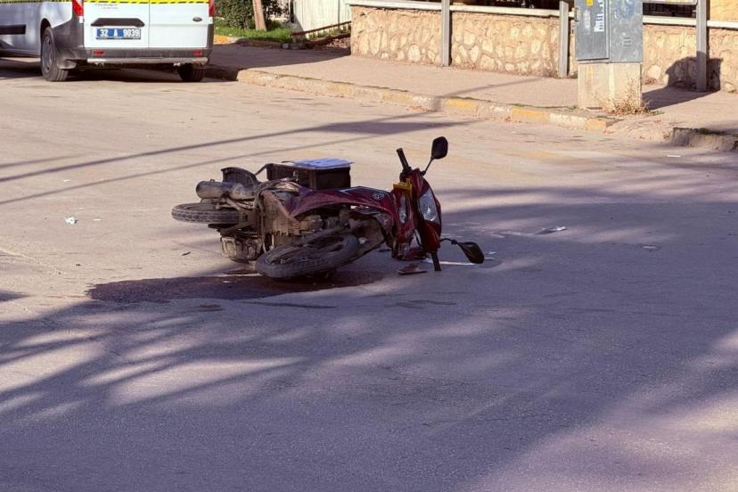 Otomobil ile çarpışan motosikletin sürücüsü ağır yaralandı