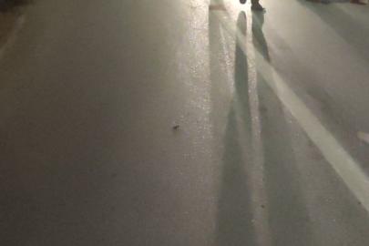 Otomobil ile motosiklet çarpıştı: 1’i ağır 2 yaralı