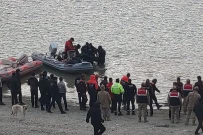 Otomobilin uçtuğu barajda kaybolan gencin cansız bedeni bulundu