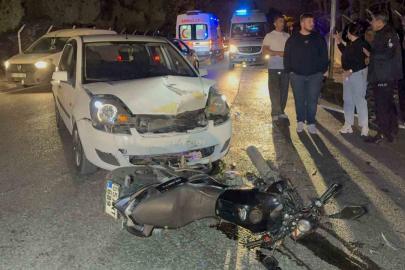 Otomobille çarpışan motosikletin sürücüsü ağır yaralandı