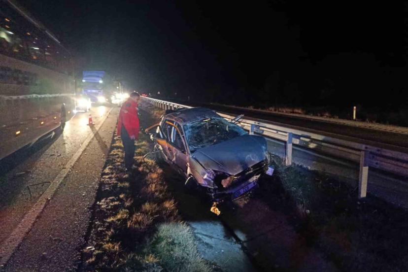 Otostopla bindiği araç mezarı oldu: 1 ölü, 2 yaralı