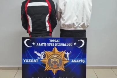 Oyuncak silahla şov yapıp sosyal medyada paylaştılar, polisten kurtulamadılar