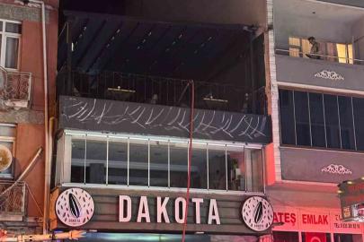 Patlayan pelet soba kafede yangın çıkardı