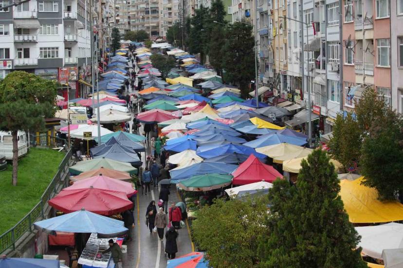 Pazarcıların tutumları marketlere yönlendiriyor, para şehir dışına çıkıyor