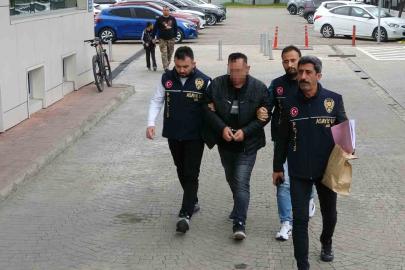 Pişkin hırsız kuyumcudan çaldığı altınlarla yakalandı: "İyi ettiniz akşam televizyona çıkar"