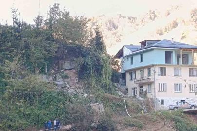 Rize’de ahşap yapının çöktüğü olayda ölü sayısı 2’ye yükseldi