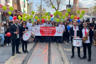 Sağlık çalışanları diyabete dikkat çekmek için yürüdü