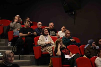 Sakarya Büyükşehir Akademi’de Felsefe Atölyesi yoğun katılımla başladı