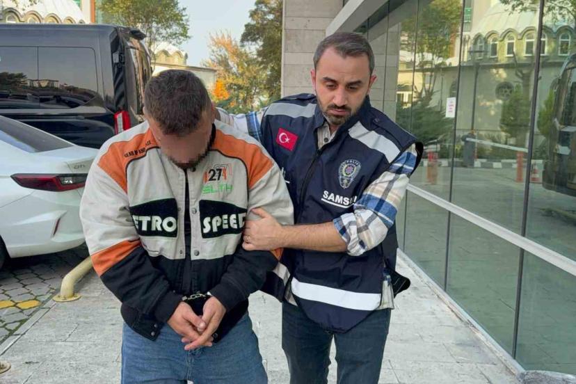 Samsun’da uyuşturucu hapla yakalanan şahıs adliyeye sevk edildi