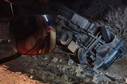 Şanlıurfa’da devrilen tırın sürücüsü hayatını kaybetti