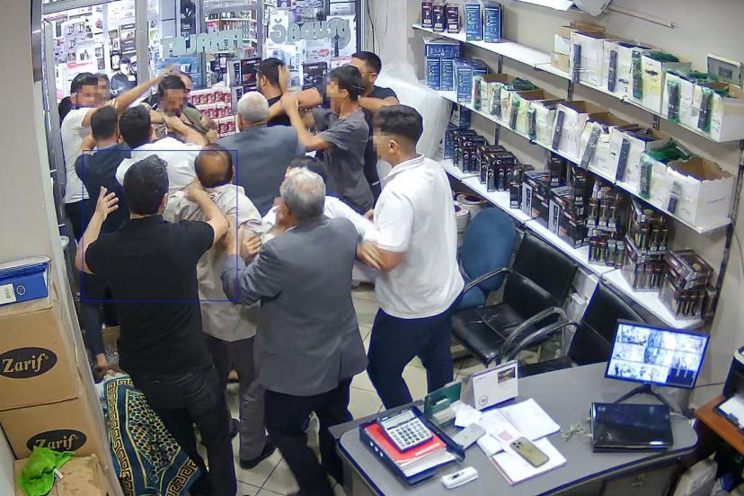 Şanlıurfa’da haraç iddiasıyla çıkan kavgada ortalık savaş alanına döndü