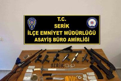 Serik’te silah ve uyuşturucu operasyonu: 16 şüpheli yakalandı
