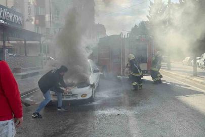 Seyir halindeki otomobilde yangın