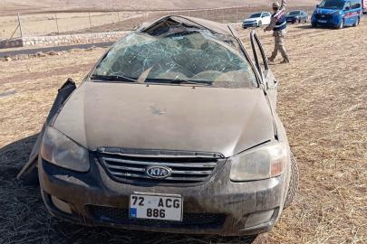 Siirt’te otomobil takla attı, camdan fırlayan çocuk hayatını kaybetti
