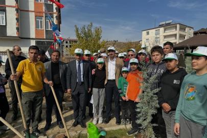 Sincik’te fidanlar toprakla buluştu