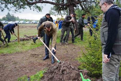 Sındırgı’da Milli Ağaçlandırma Günü’nde fidanlar toprakla buluştu