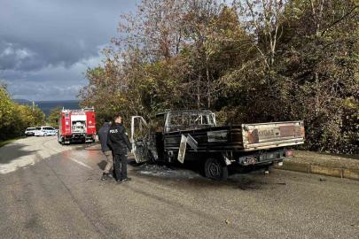 Sinop’ta seyir halindeki kamyonet alevlere teslim oldu