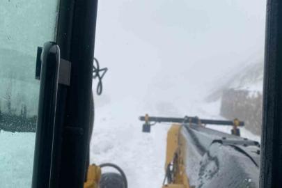 Şırnak beyaza büründü, Habur Çayı debisi yükseldi