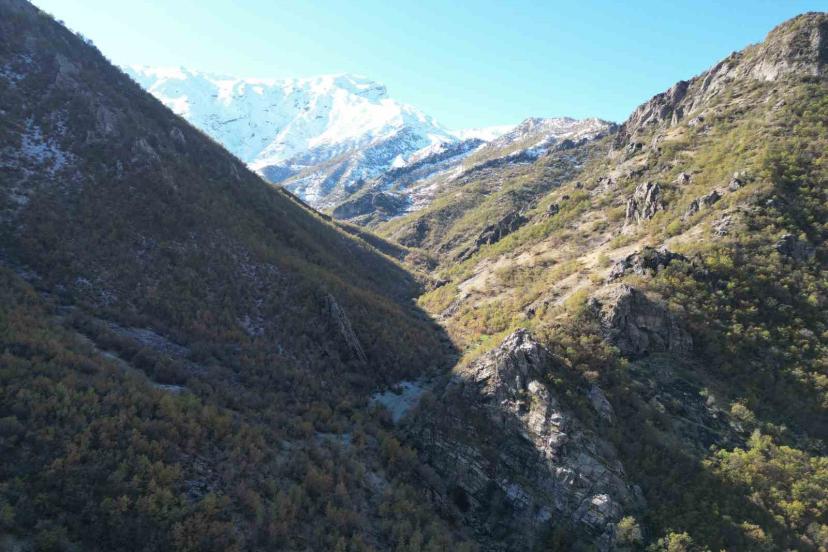 Şırnak’ta 3 bin rakımlı karlı dağlar mest etti