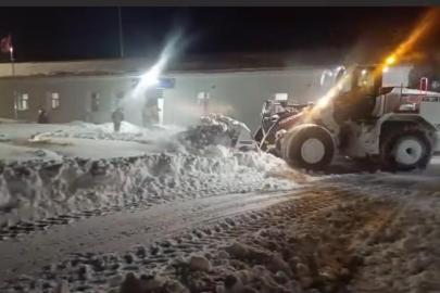 Şırnak’ta gece kar mesaisi devam ediyor