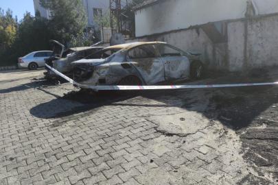 Şırnak’ta park halindeki iki araç alev aldı