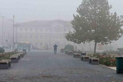 Sivas’ın tarihi kent meydanı sislere gömüldü