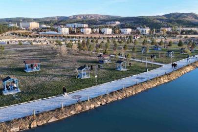 Sivas’ta hava sıcaklıkları mevsim normalleri üzerinde seyretti, vatandaşlar hafta sonunu piknik alanlarında geçirdi