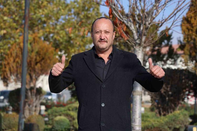 Sivas’ta karlı havada 13 derecelik suya girdi