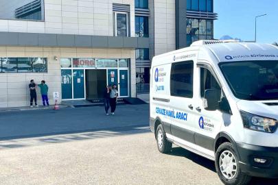 Sokak ortasında defalarca bıçaklanarak öldürülen yaşlı adamın cenazesi alındı