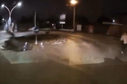 Sokakta köpeklerin kovaladığı genci böyle kurtardı: "Benim adım Hıdır elimden gelen budur"