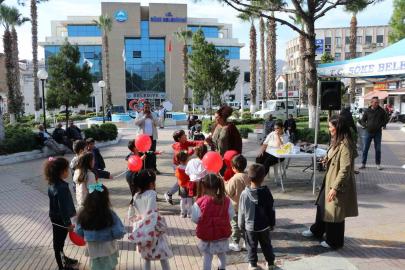 Söke’de Belediye Meydanı renkli görüntülere sahne oldu