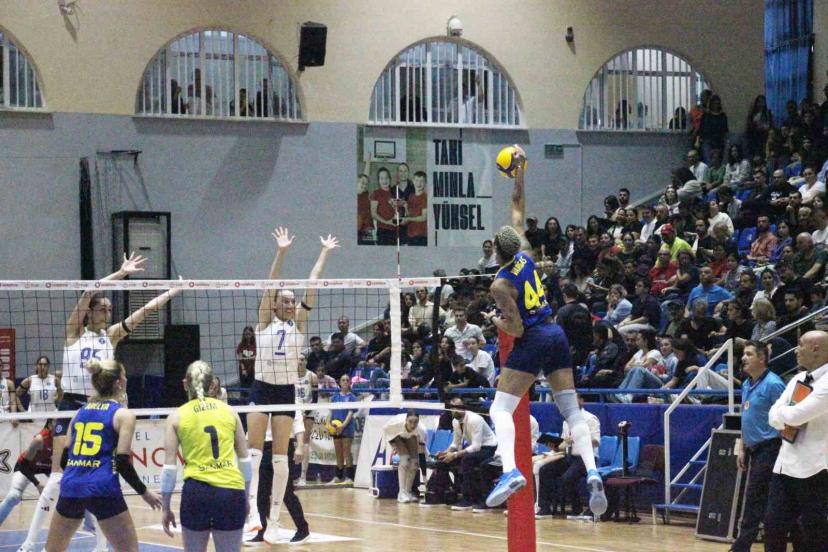 Sultanlar Ligi: Aydın Büyükşehir Belediyespor: 1 - Fenerbahçe Medicana: 3