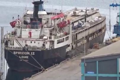 Susuzluktan boru yalayan inekler