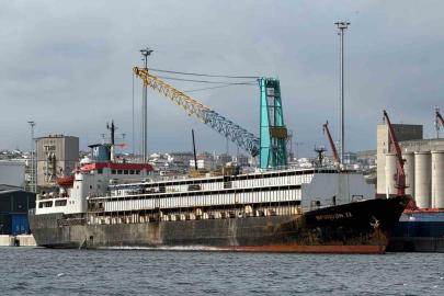 Tahliye yasağı, telef olan hayvanlar ve kötü koku: Spiridon 2 krizi derinleşiyor