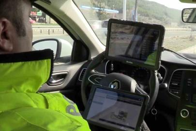 Tatil dönüşü D-100’de hareketlilik arttı: Radar ve teknolojik sistemlerle sürücülere sıkı denetim uygulandı