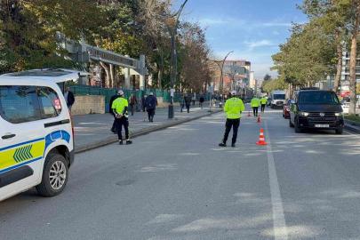 Tatvan’da kış lastiği denetimleri devam ediyor