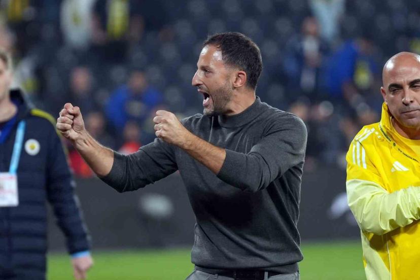 Tedesco, galibiyet sonrası tribünleri turladı