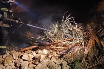 Tek katlı evdeki yangın korkuttu