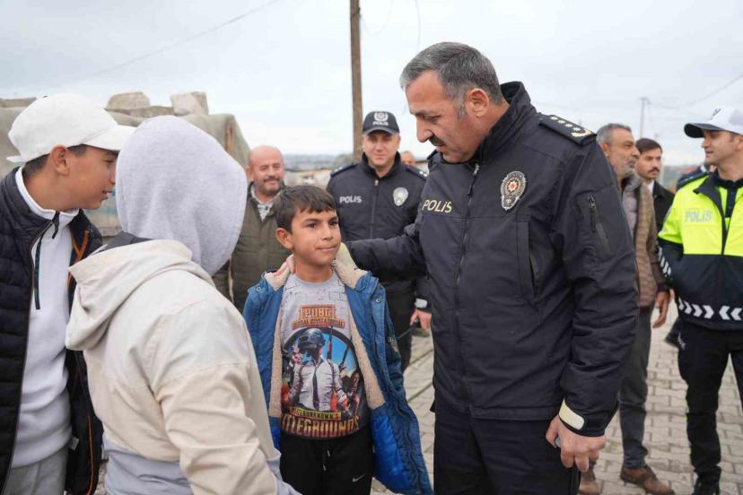 Tekirdağ Emniyeti, mahalle mahalle vatandaşlarla buluşmaya devam ediyor