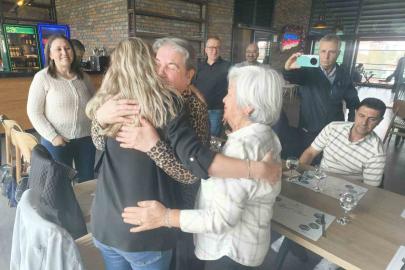 Tekirdağ’da 33 yıl sonra ilkokul öğretmenleriyle buluştular: Duygu dolu anlar yaşandı