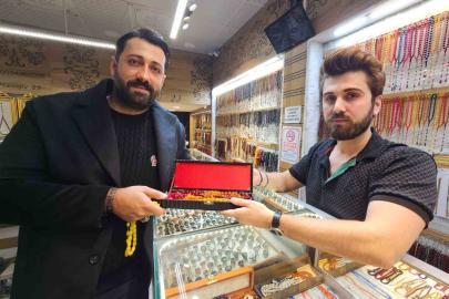 Tespih aşkı sınır tanımadı: 1 milyon 600 bin liralık Osmanlı kehribarı aldı